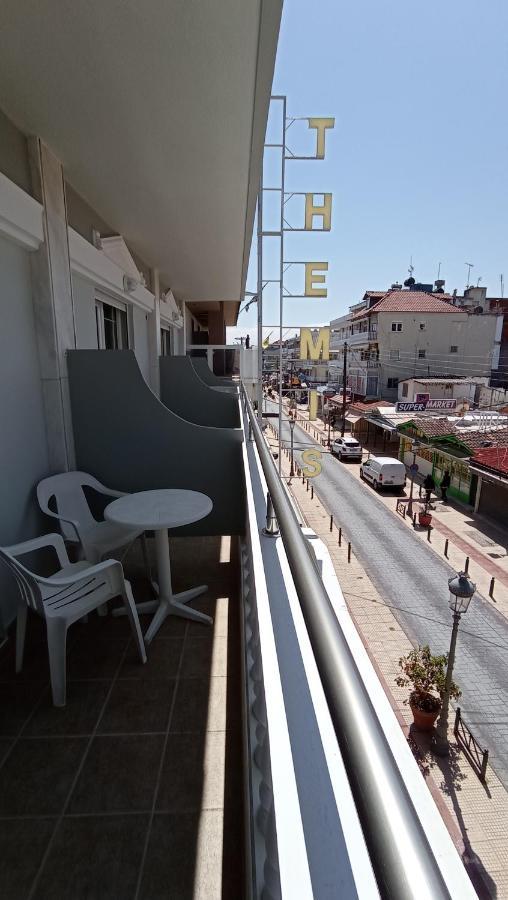 Themis Beach Paralía Екстериор снимка