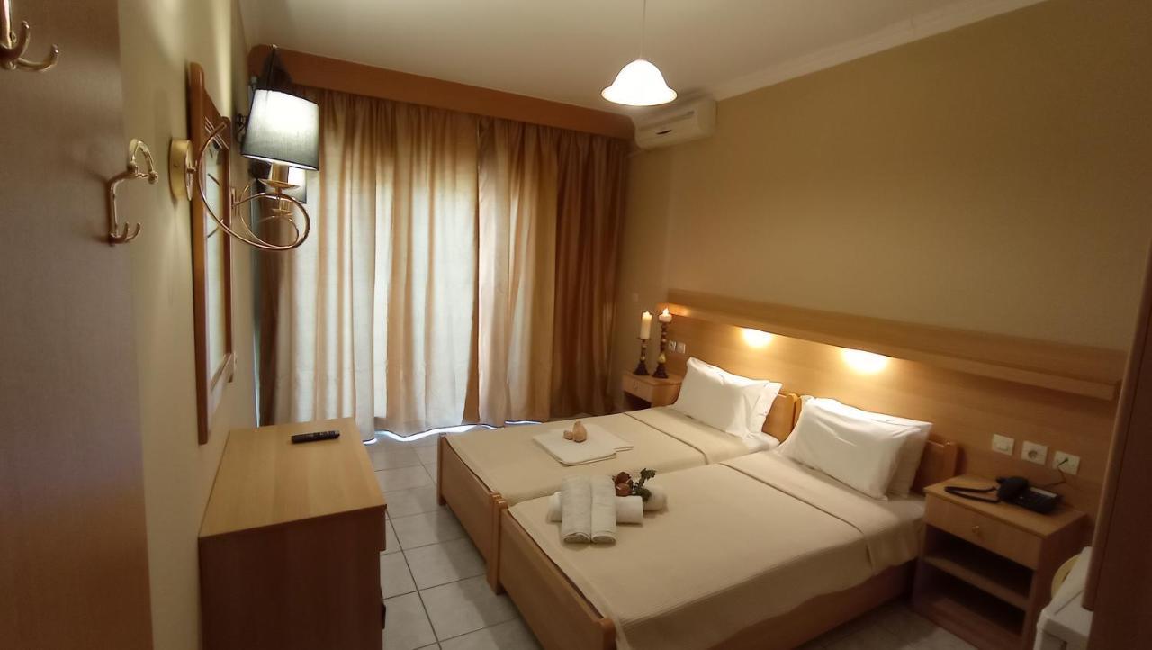 Themis Beach Paralía Екстериор снимка