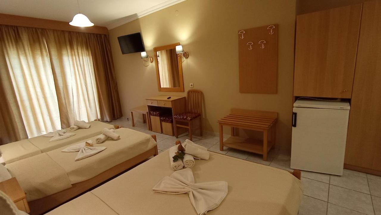 Themis Beach Paralía Екстериор снимка