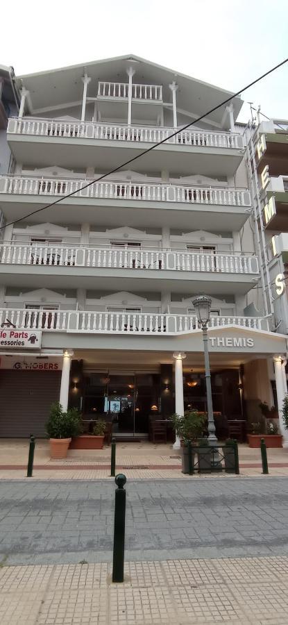 Themis Beach Paralía Екстериор снимка