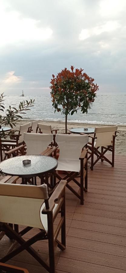 Themis Beach Paralía Екстериор снимка