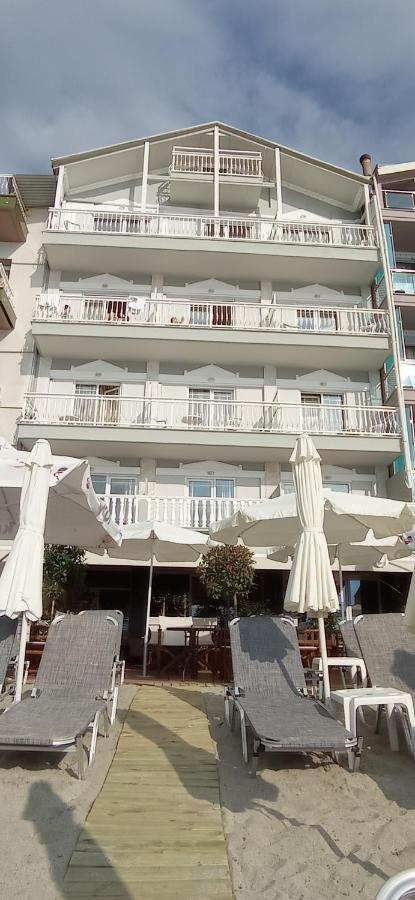 Themis Beach Paralía Екстериор снимка