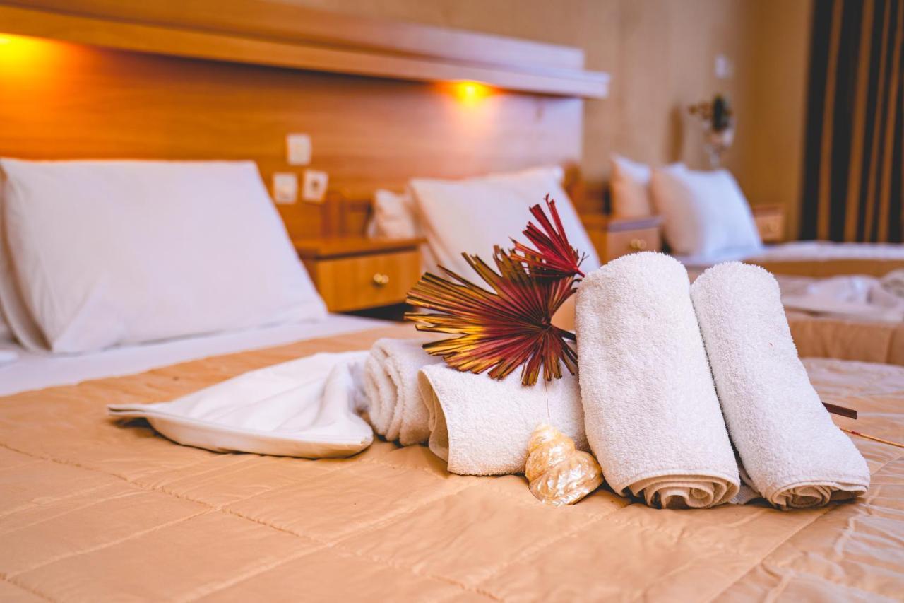 Themis Beach Paralía Екстериор снимка