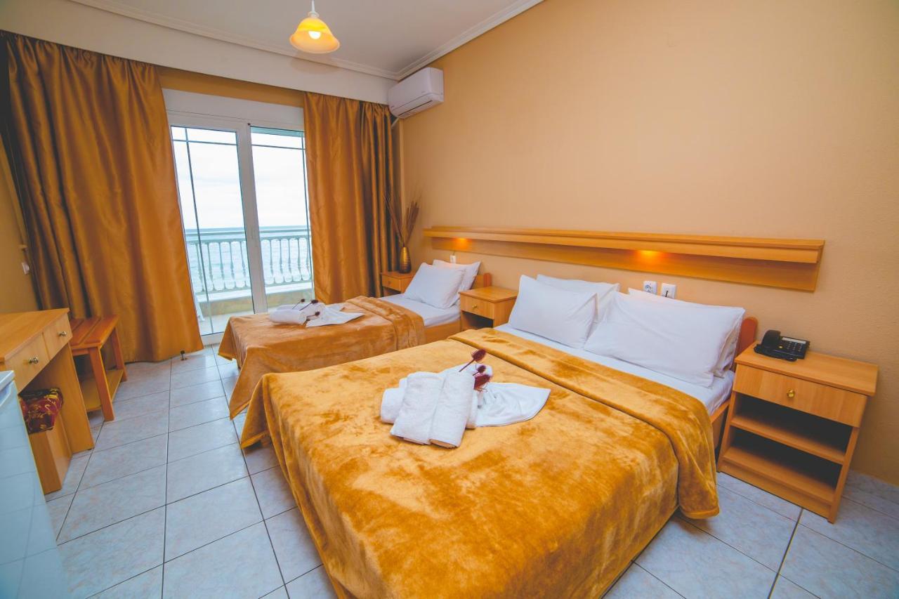 Themis Beach Paralía Екстериор снимка